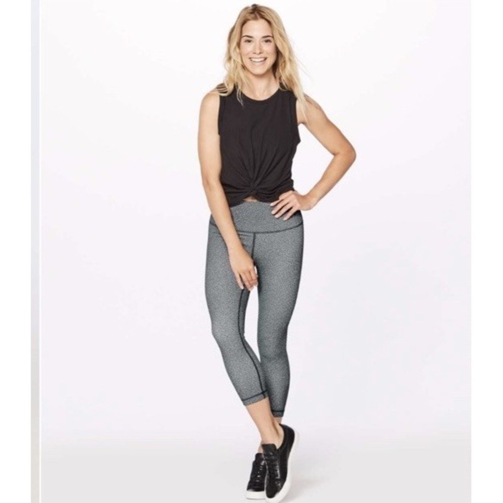 Lululemon Wunder Under Crop Hi-Rise 21" Size 12 Fractal Alpine White Black